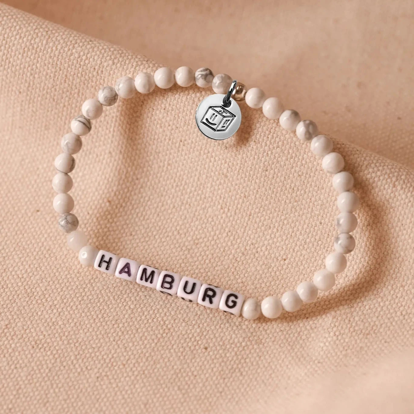 White Marble – Personalized Pearl Bracelet