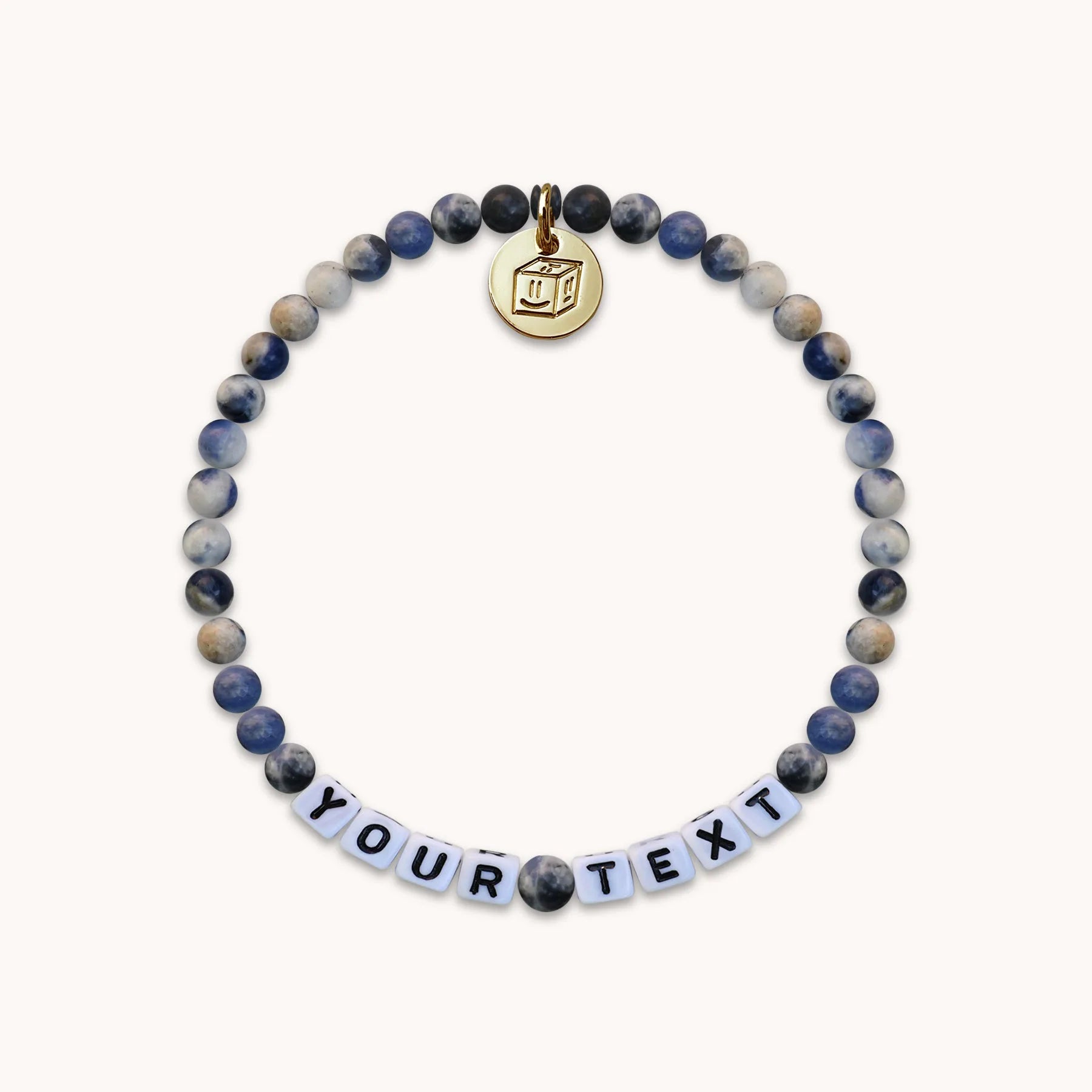 Blue Harmony – Pearl bracelet with desired text