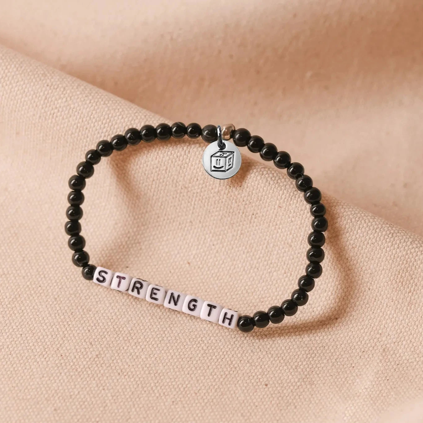 Black Elegance – Personalized Pearl Bracelet