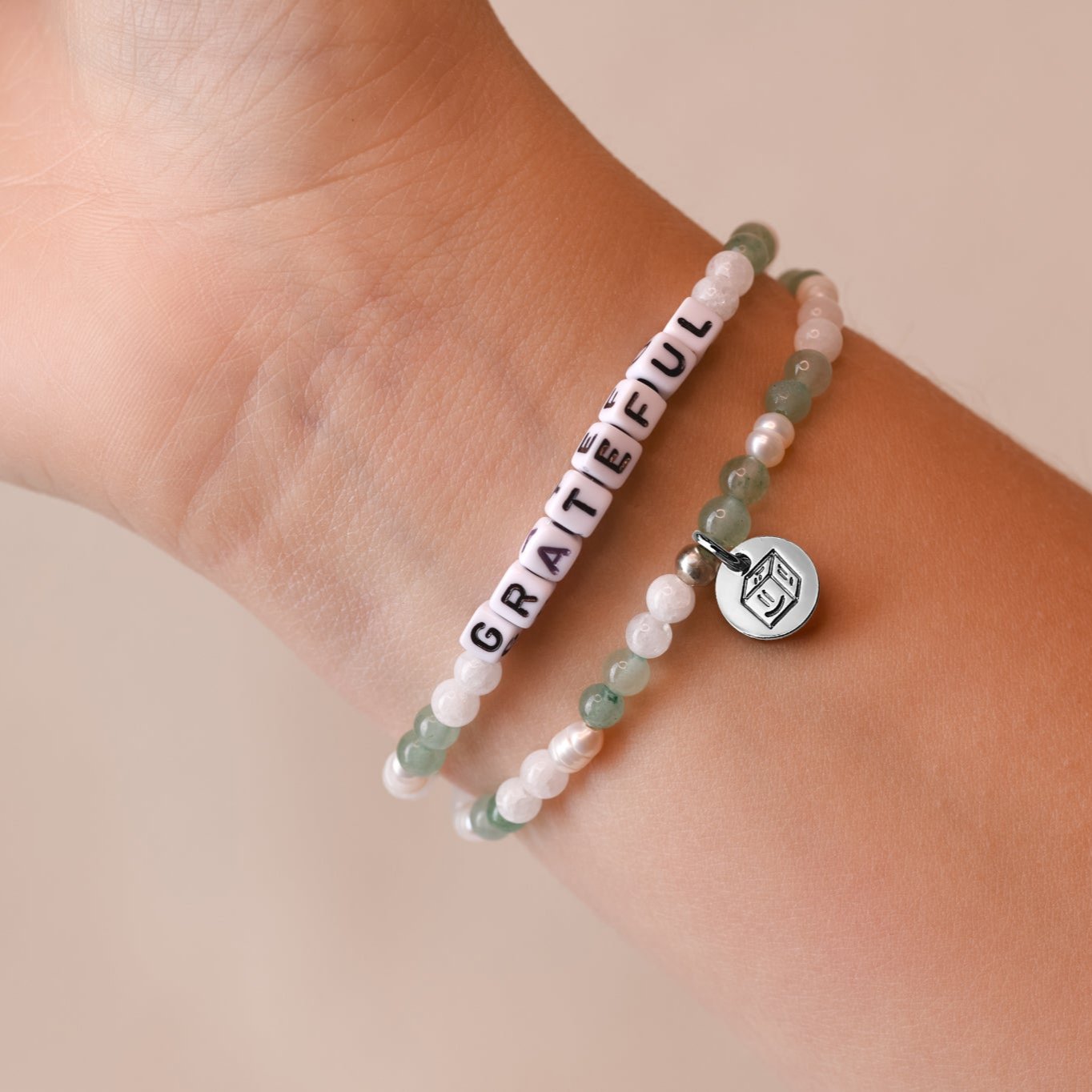 Green Pearl Harmony – Pearl bracelet with desired text