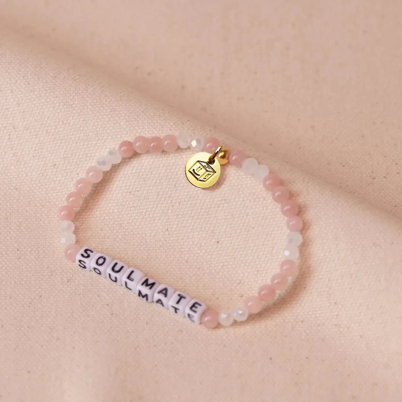 Rose Harmony- Personalisiertes Perlenarmband