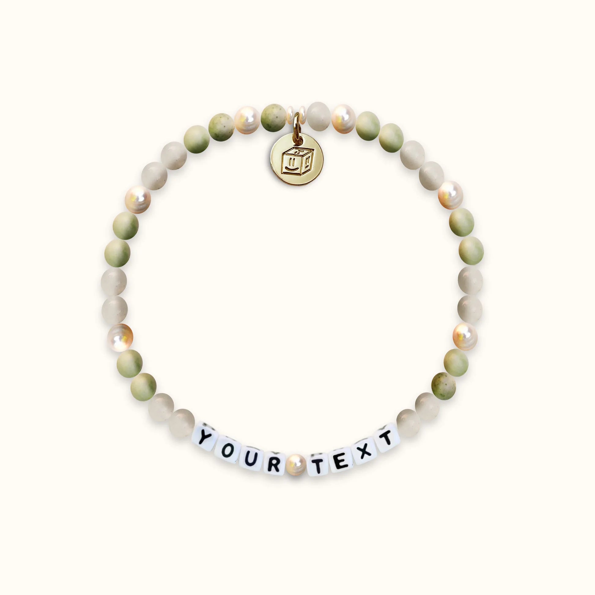 Green Pearl Harmony  – Perlenarmband mit Wunschtext